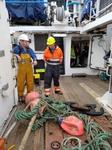 Rob and Paul survey the wreckage of two tangled dhan moorings